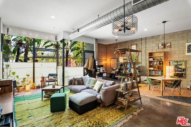 Building Photo - 1534 17th St Unit 102