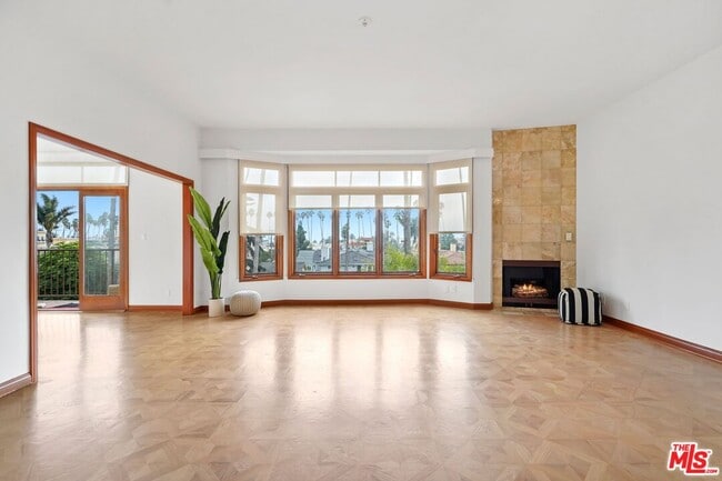 Photo - 911 5th St Condo Unit 301