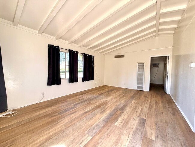 Building Photo - 546 N 5th St Unit A