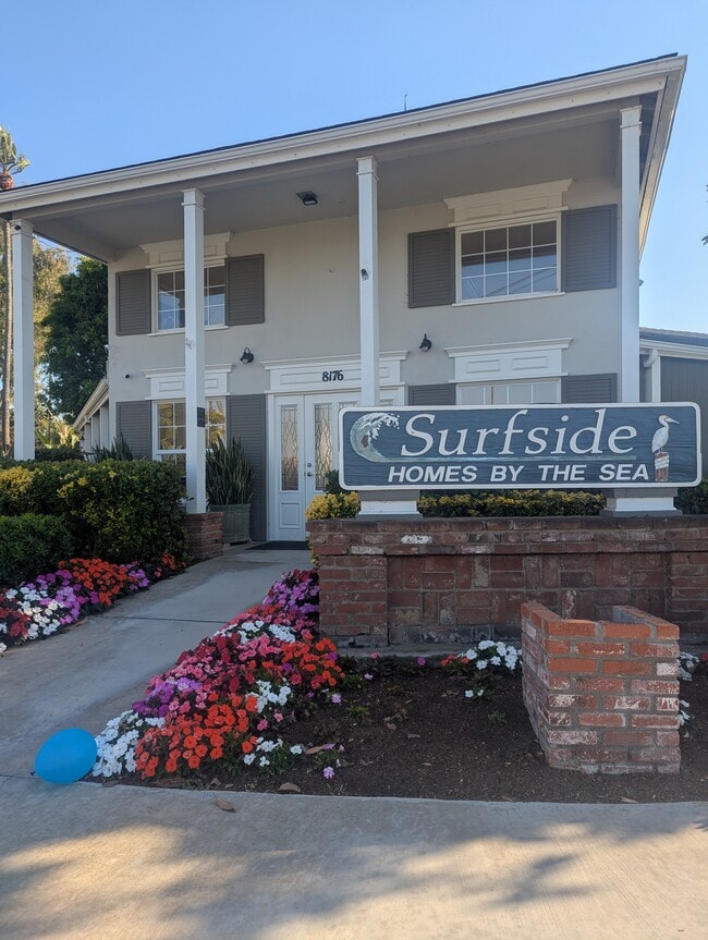 Front club house - 8195 Eastport Dr Rental