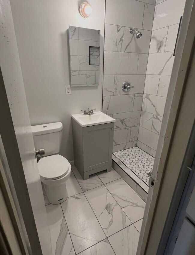 Photo - 463 S Arizona Ave Unit Great!! East Los Angeles Apartment