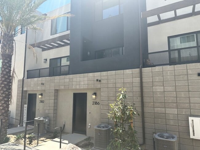 New built in 2024 2 bed 2.5 bath! - New built in 2024 2 bed 2.5 bath! Townhome