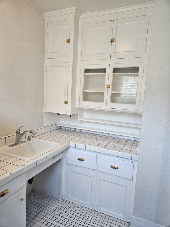 Photo - 2520 W 7th St