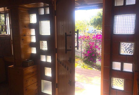 Entry room (office / bike/surf board storage - 804 Venice Blvd