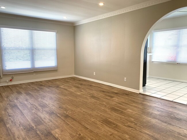 ven110 - ven110 Apartment Unit 25.5