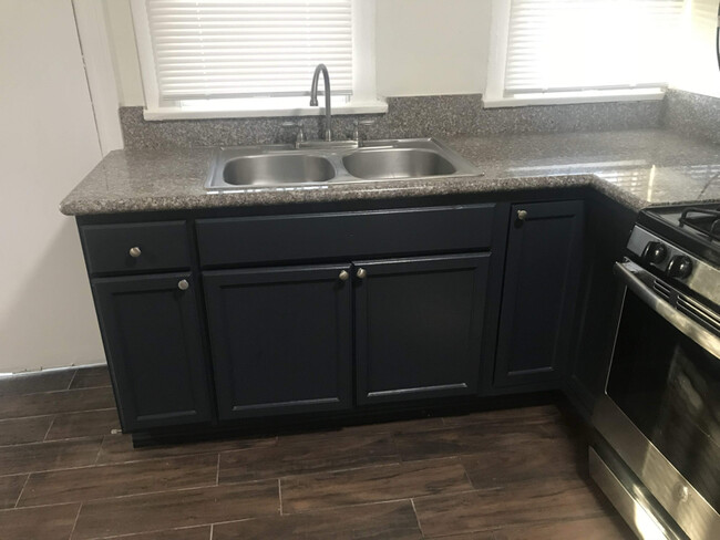 Photo - 832 E 20th St Unit 832