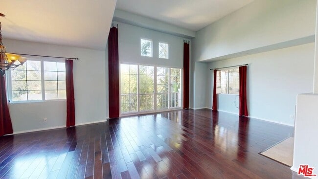 Photo - 5655 Como Cir