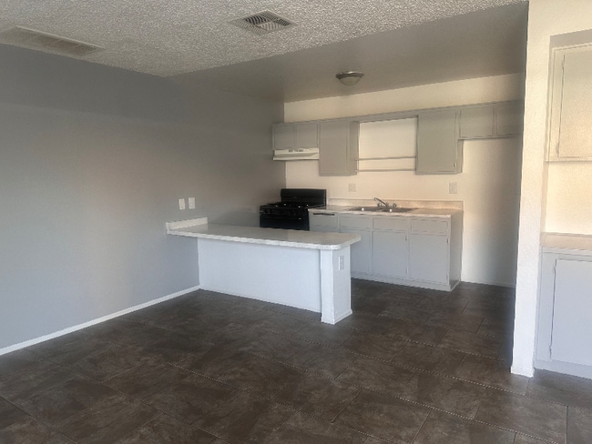 Building Photo - 11200 Auburn Ave Rental