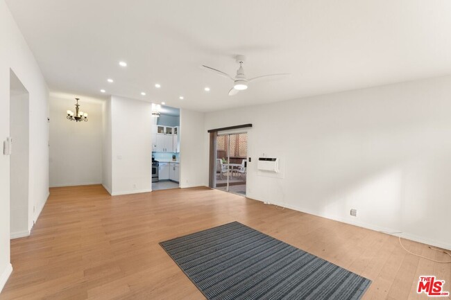 Photo - 2160 Lake Shore Ave Unit B