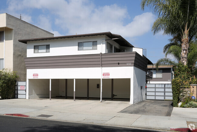 Building Photo - 1212 N Formosa Ave Rental