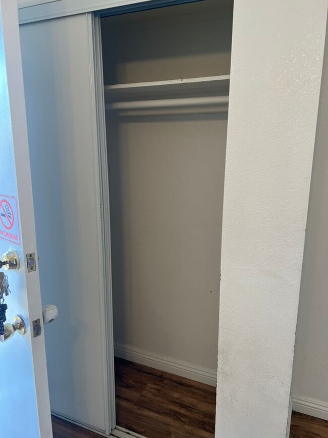 Photo - 3041 1/2 franklin Unit 3041 half