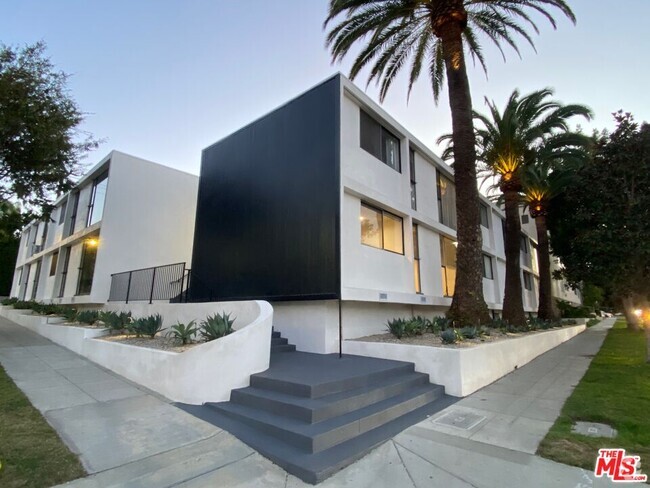 Building Photo - 9500 W Olympic Blvd Unit 106 Rental