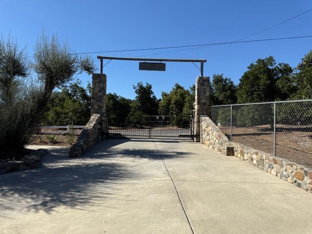 Photo - 14931 Adams Dr