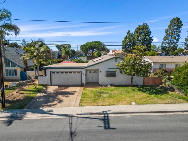 Photo - 251 Sandstone St