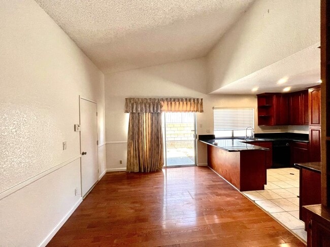 Photo - Beautiful 4 Bedroom Single Family Home for...