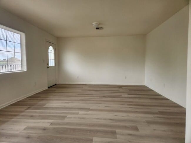 Building Photo - 4932 S Slauson Ave Unit C