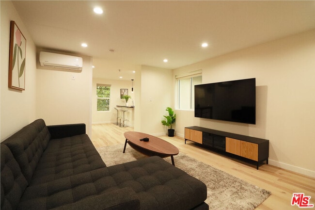 Photo - 9042 Phyllis Ave Unit B