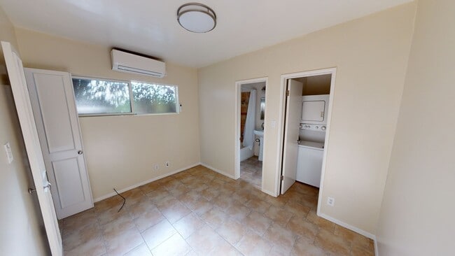 Photo - 733 Westbourne Dr Unit 735 1/2