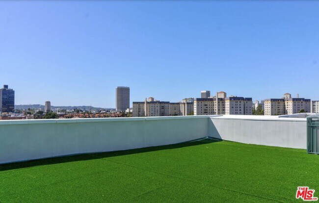 Photo - 5768 W 3rd St Unit 207