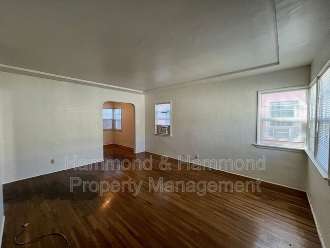 Photo - 12243 Magnolia Blvd