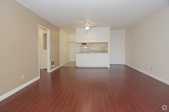 2BR, 1BA - Spencer Arms