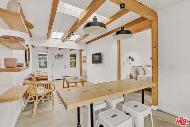 Photo - 718 Vernon Ave