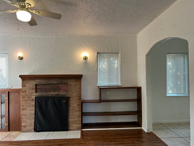 Photo - 33141 Case St