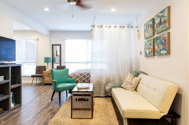 Photo - 5943 Carlton Way Apartment Unit 9