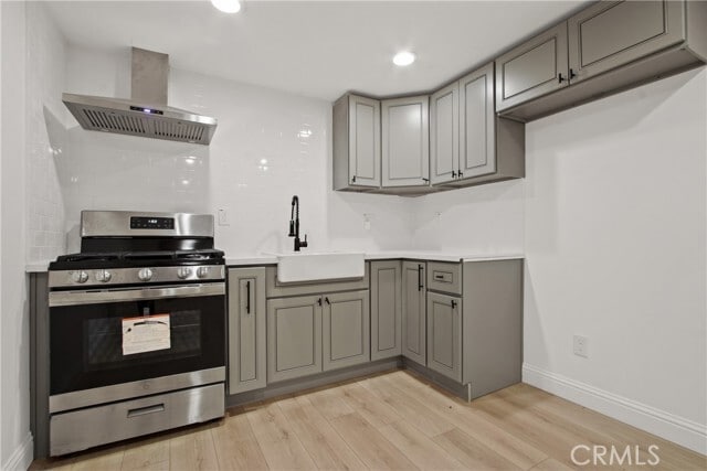 Photo - 1558 W 105th St