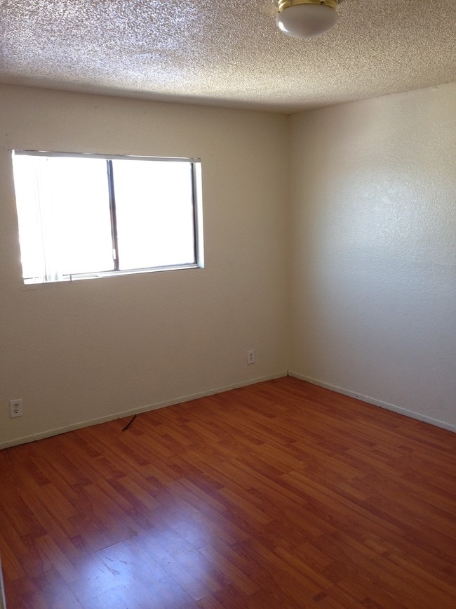 Bedroom - 4335 W Rosecrans Ave