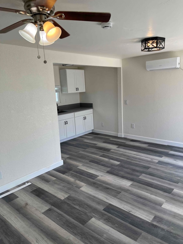 Photo - 612 Civic Center Dr