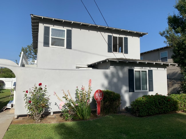 Building Photo - 405-409 S Center St Rental