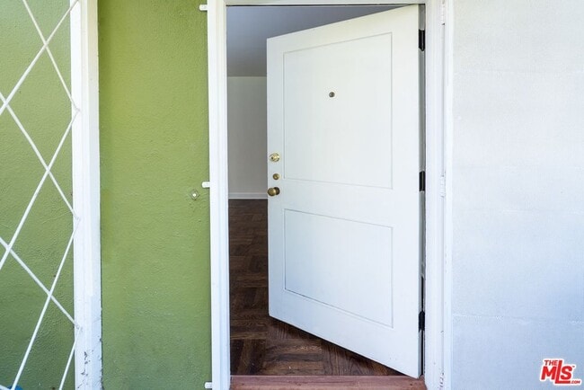 Photo - 5420 Village Grn