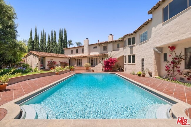 Photo - 1029 Chevy Chase Dr House