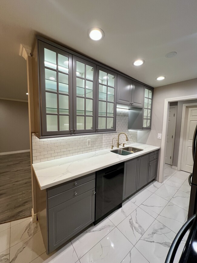 Photo - 121 Sinclair Ave Unit 223