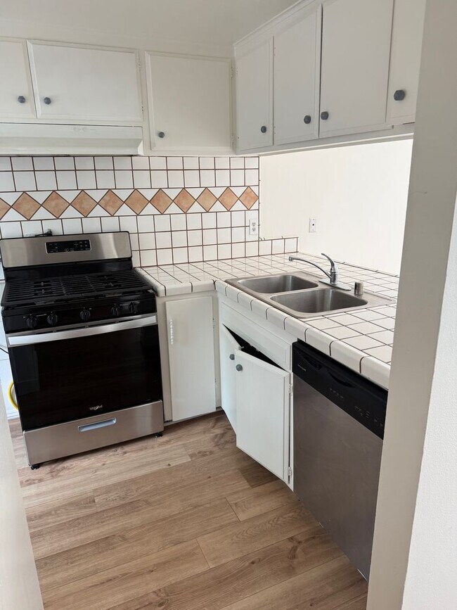 Photo - Seahorse 2582-2584 Unit 2584