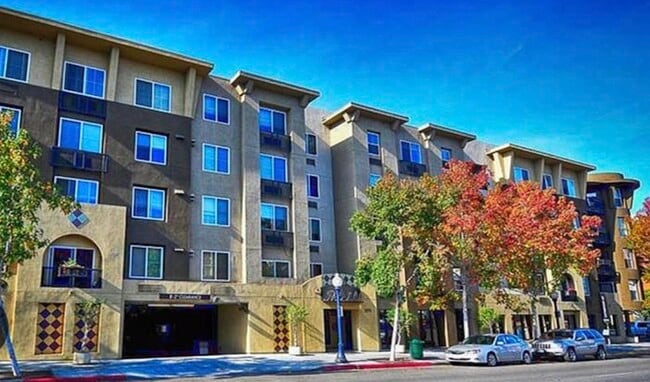 1970 Columbia Street building - 1970 Columbia St Unit 309