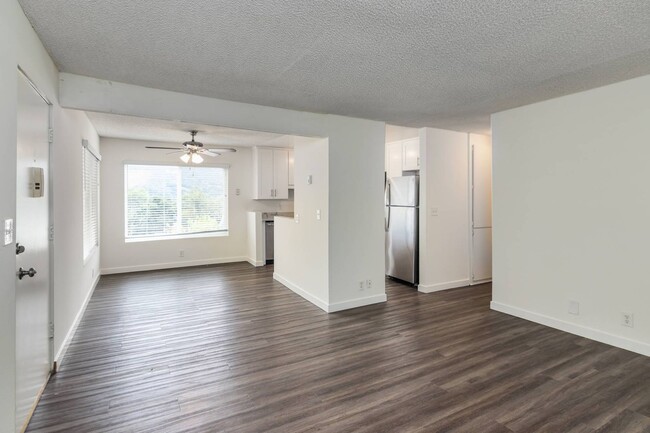 Photo - Corner unit with mountain views!! Unit 113