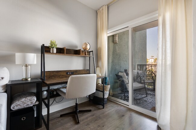 Photo - 2828 University Ave