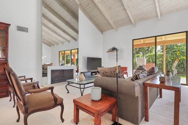 Photo - 37868 Los Cocos Dr E