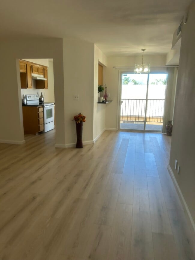 Photo - 7641 Reseda Blvd Condo Unit Reseda