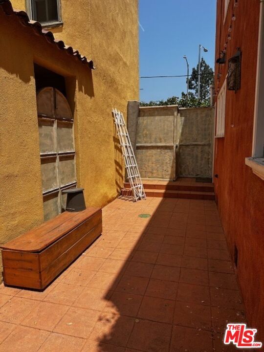 Photo - 2046-2046 Highland Ave