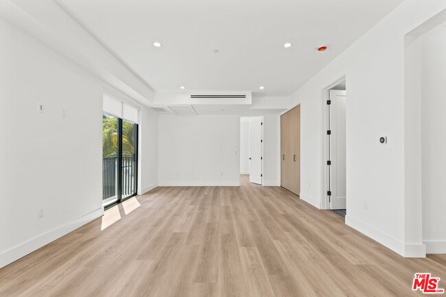 Photo - 5839 Kester Ave Unit 2