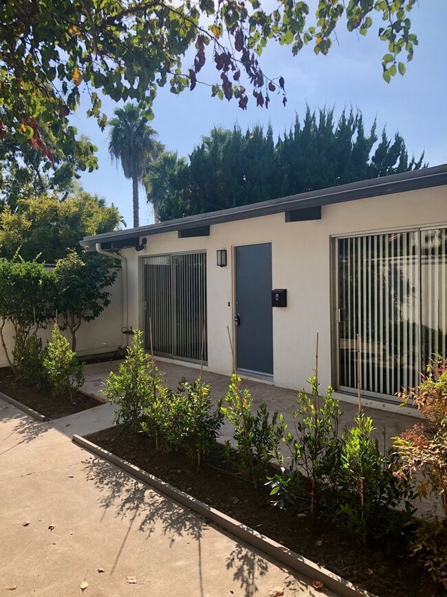 Building Photo - 3710 San Remo Dr Unit A