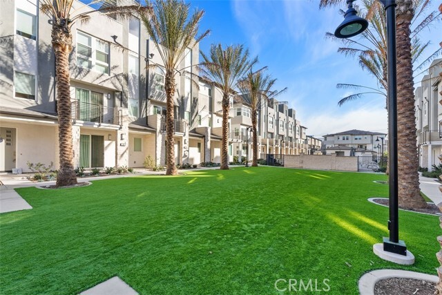 Photo - 1218 W Bushell St Townhome
