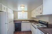1 BR, 1 BA - 701 SF - Casa La Mesa Apartments