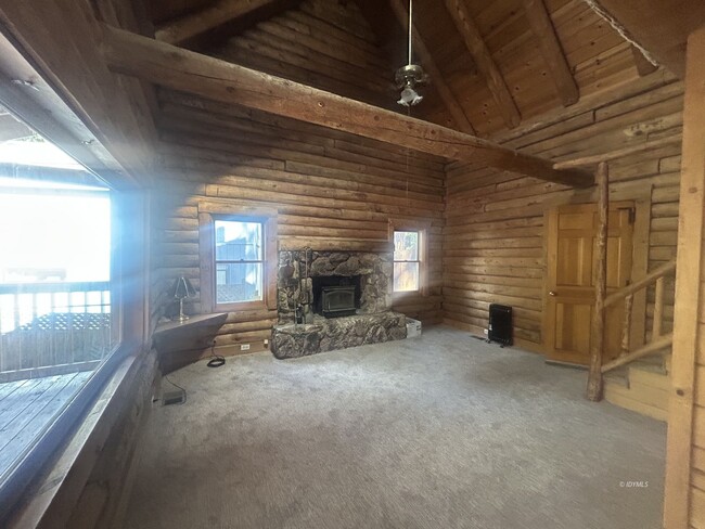 Photo - Quaint Log Mountain Cabin for Rent