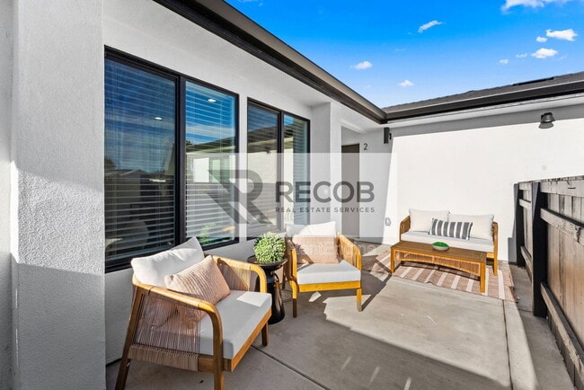 Building Photo - 8353 Ivory Coast Dr Unit 2