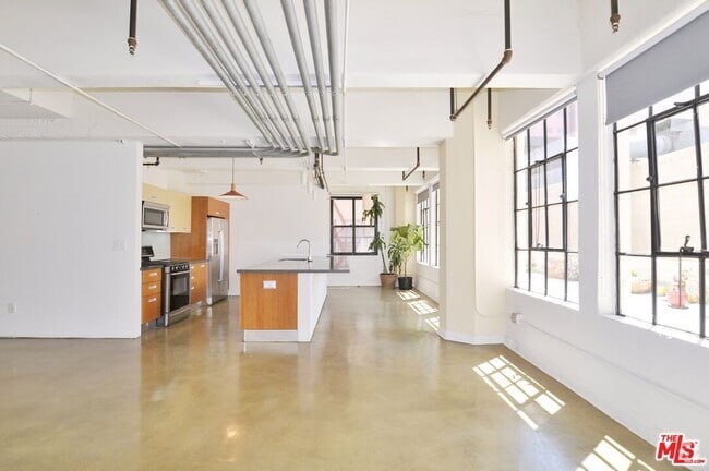 Building Photo - 746 S Los Angeles St Unit 306 Rental