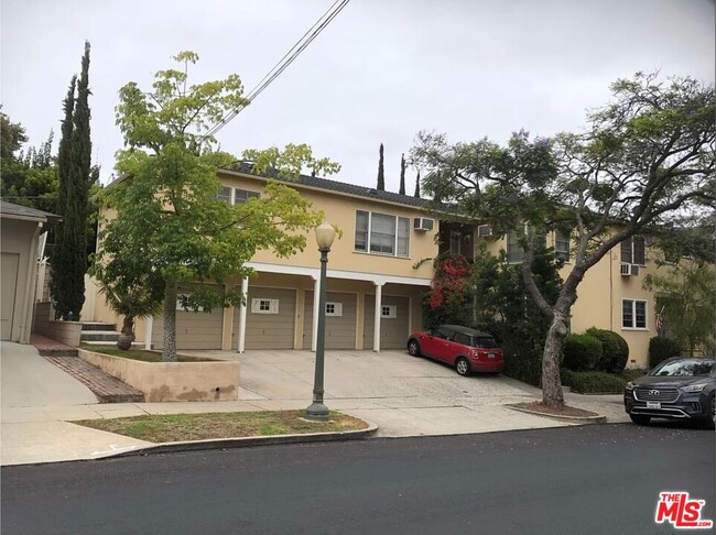 Building Photo - 1430 Selby Ave Unit 1430